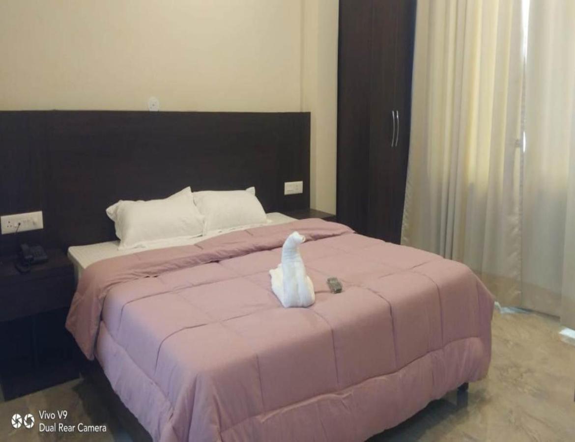 Hotel Artika Inn Варанасі Екстер'єр фото